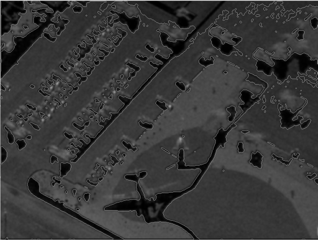 An Investigation of Synthetic Aperture Radar Speckle Filtering and Image Segmentation Considering Wavelet Decomposition